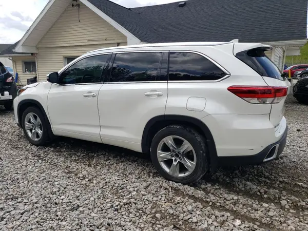 5TDDZRFH1HS454615 2017 TOYOTA HIGHLANDER - Image 2