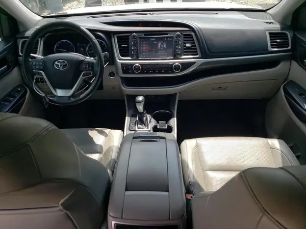 5TDDZRFH1HS454615 2017 TOYOTA HIGHLANDER - Image 8