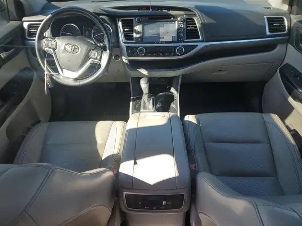 5TDDZRFH1HS459975 2017 TOYOTA HIGHLANDER - Image 8
