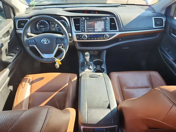 5TDDZRFH1HS465453 2017 TOYOTA HIGHLANDER - Image 8