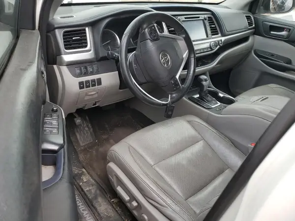 5TDDZRFH1HS467557 2017 TOYOTA HIGHLANDER - Image 8