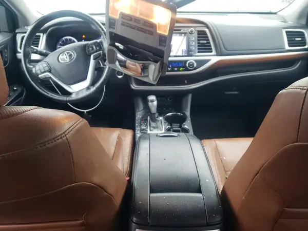 5TDDZRFH1JS489337 2018 TOYOTA HIGHLANDER - Image 8