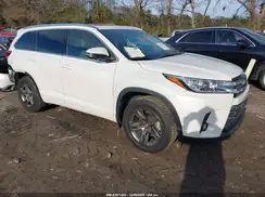 5TDDZRFH1JS493517 2018 TOYOTA HIGHLANDER