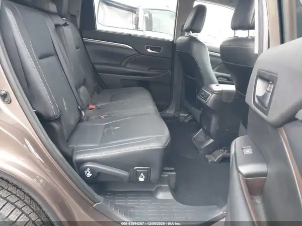 5TDDZRFH1JS815525 2018 TOYOTA HIGHLANDER - Image 8