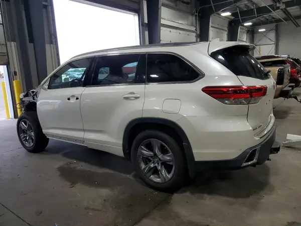 5TDDZRFH1JS818134 2018 TOYOTA HIGHLANDER - Image 2