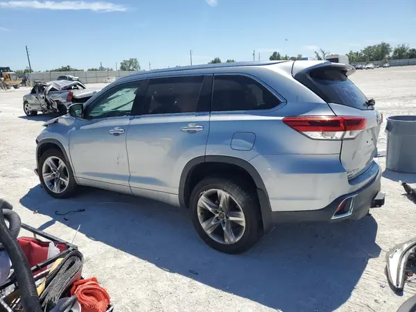 5TDDZRFH1JS822233 2018 TOYOTA HIGHLANDER - Image 2