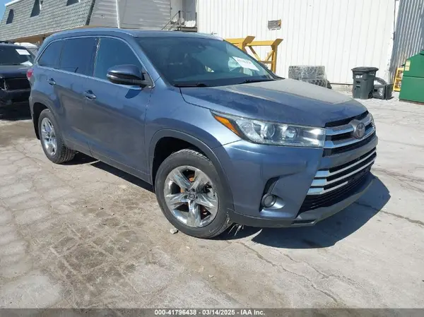 5TDDZRFH1JS828615 2018 TOYOTA HIGHLANDER - Image 1