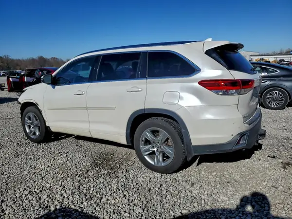 5TDDZRFH1JS830140 2018 TOYOTA HIGHLANDER - Image 2