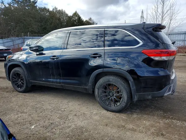 5TDDZRFH1JS833975 2018 TOYOTA HIGHLANDER - Image 2