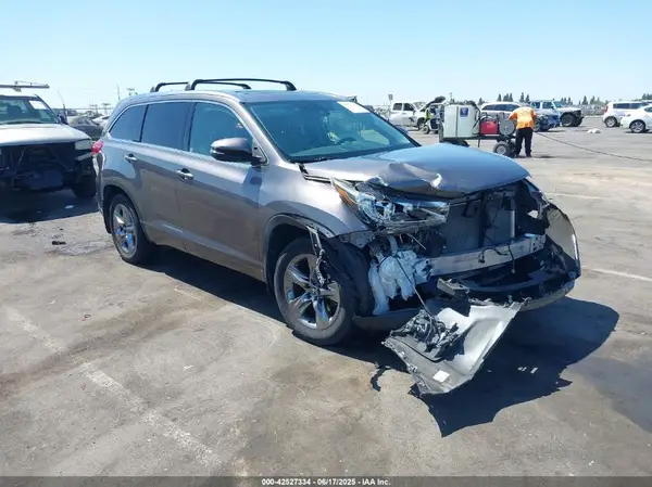 5TDDZRFH1JS851022 2018 TOYOTA HIGHLANDER - Image 1