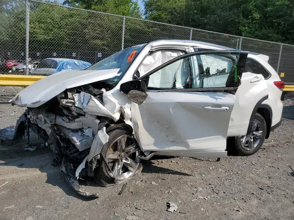 5TDDZRFH1JS860268 2018 TOYOTA HIGHLANDER - Image 1