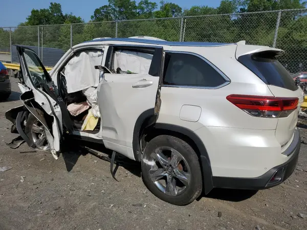 5TDDZRFH1JS860268 2018 TOYOTA HIGHLANDER - Image 2