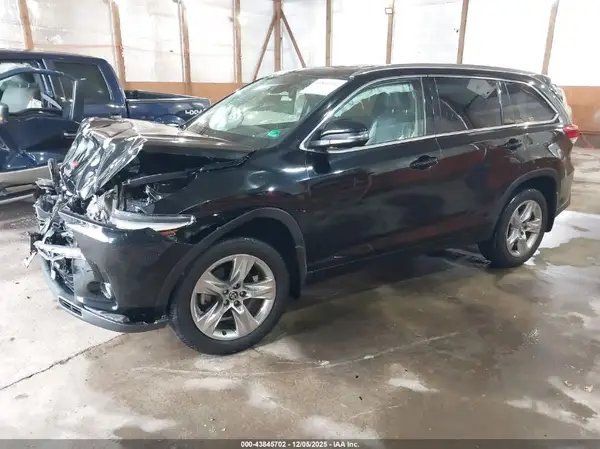 5TDDZRFH1JS860397 2018 TOYOTA HIGHLANDER - Image 2
