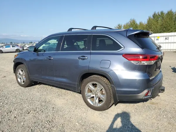 5TDDZRFH1JS865180 2018 TOYOTA HIGHLANDER - Image 2