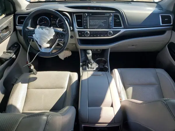 5TDDZRFH1JS871240 2018 TOYOTA HIGHLANDER - Image 8