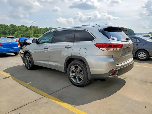 5TDDZRFH1JS871609 2018 TOYOTA HIGHLANDER - Image 2