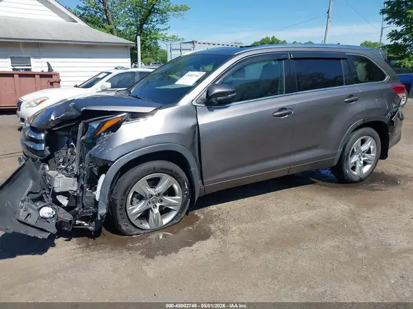 5TDDZRFH1JS877040 2018 TOYOTA HIGHLANDER - Image 2
