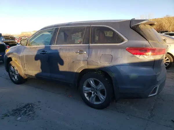 5TDDZRFH1JS877894 2018 TOYOTA HIGHLANDER - Image 2
