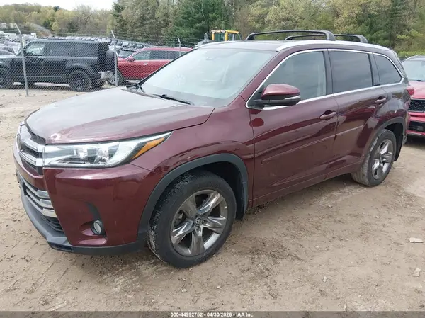 5TDDZRFH1JS911865 2018 TOYOTA HIGHLANDER - Image 2