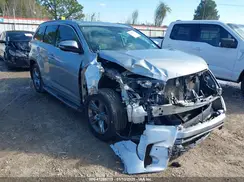 5TDDZRFH1JS911963 2018 TOYOTA HIGHLANDER