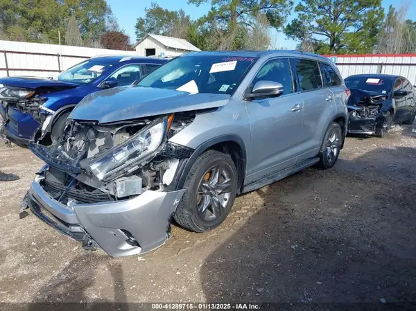 5TDDZRFH1JS911963 2018 TOYOTA HIGHLANDER - Image 2