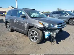 5TDDZRFH1JS915219 2018 TOYOTA HIGHLANDER