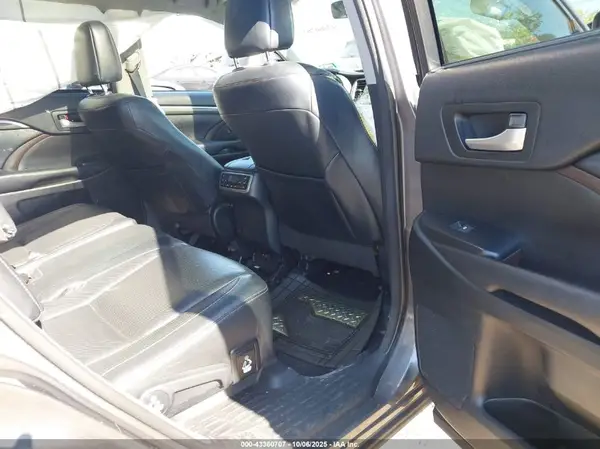 5TDDZRFH1JS915219 2018 TOYOTA HIGHLANDER - Image 8