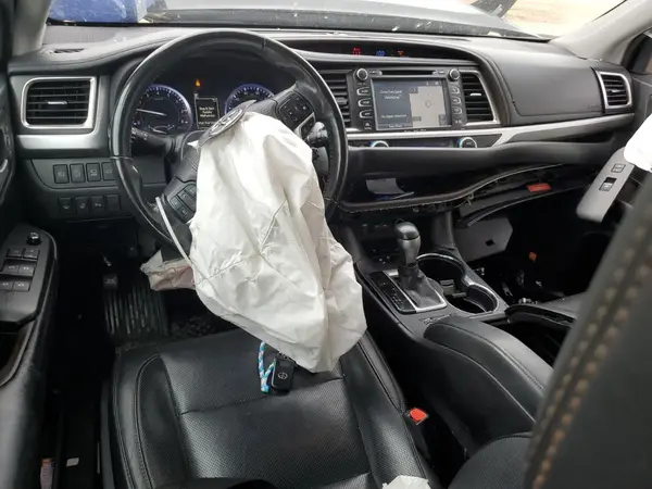 5TDDZRFH1KS704720 2019 TOYOTA HIGHLANDER - Image 8