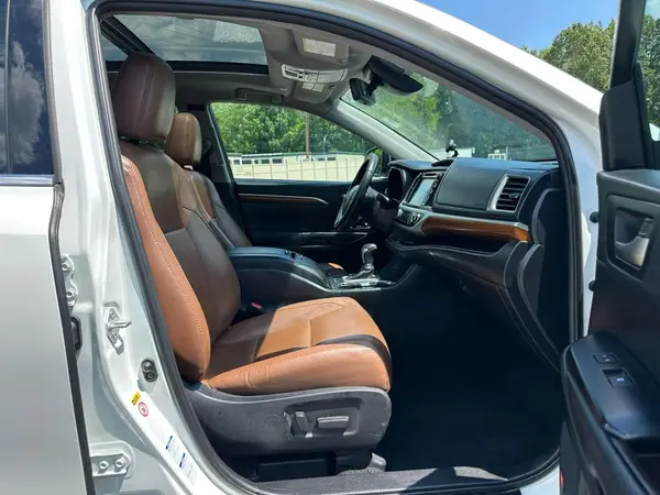 5TDDZRFH1KS717631 2019 TOYOTA HIGHLANDER - Image 8