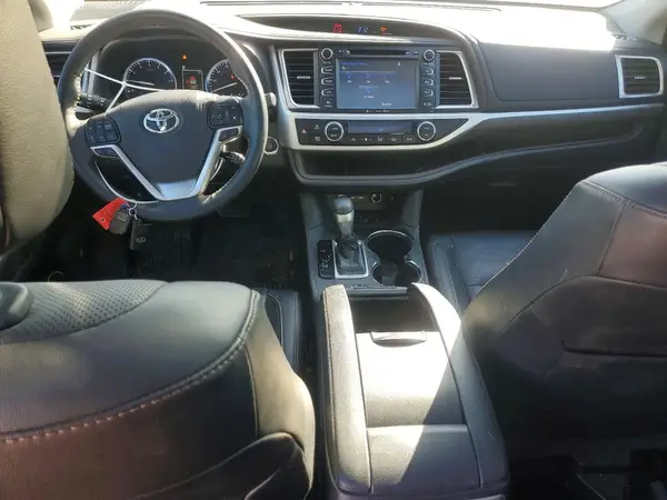 5TDDZRFH1KS720352 2019 TOYOTA HIGHLANDER - Image 8
