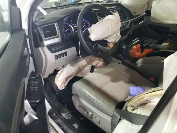 5TDDZRFH1KS729004 2019 TOYOTA HIGHLANDER - Image 8