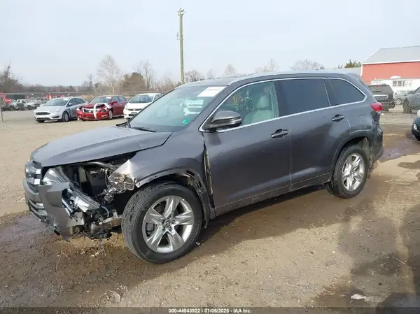 5TDDZRFH1KS736146 2019 TOYOTA HIGHLANDER - Image 2