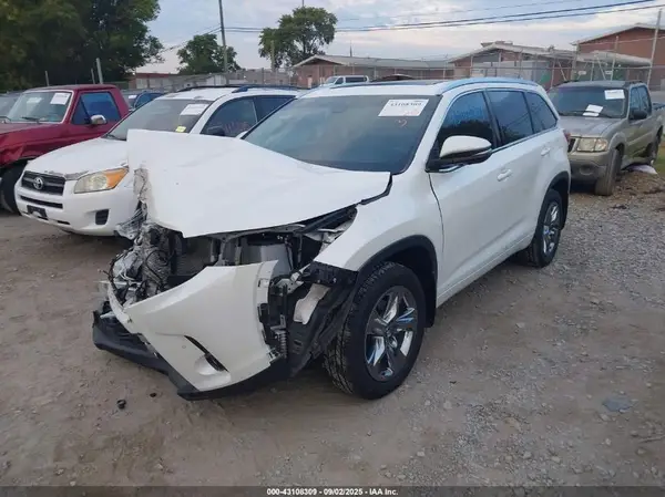 5TDDZRFH1KS739578 2019 TOYOTA HIGHLANDER - Image 2