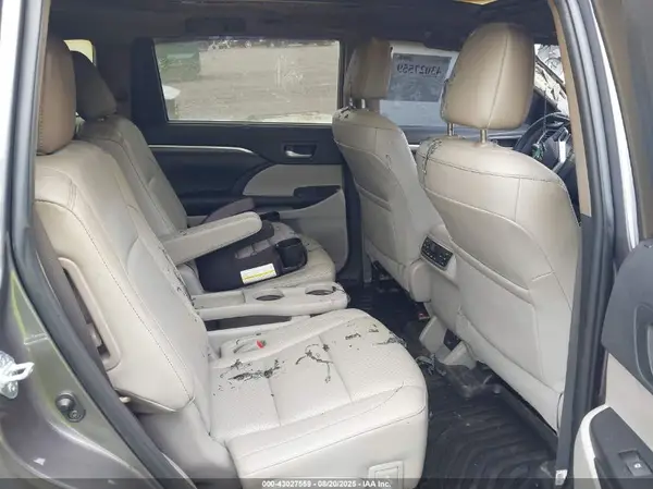 5TDDZRFH1KS739922 2019 TOYOTA HIGHLANDER - Image 8