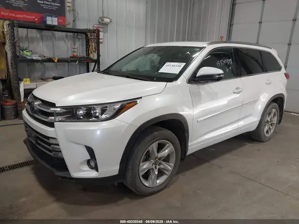 5TDDZRFH1KS741511 2019 TOYOTA HIGHLANDER - Image 2