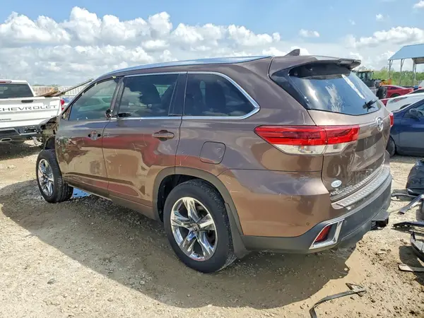 5TDDZRFH1KS929462 2019 TOYOTA HIGHLANDER - Image 2