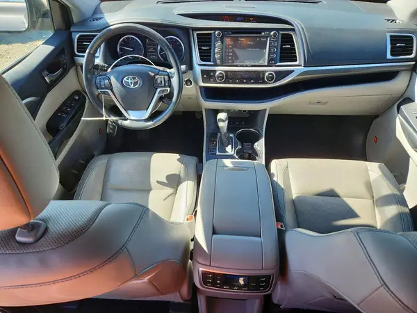 5TDDZRFH1KS931860 2019 TOYOTA HIGHLANDER - Image 8