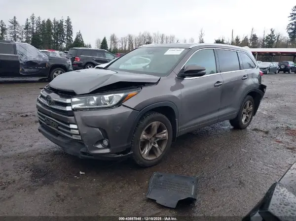 5TDDZRFH1KS941031 2019 TOYOTA HIGHLANDER - Image 2