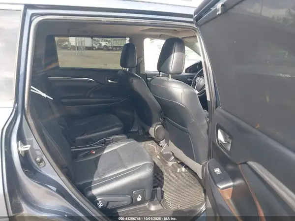 5TDDZRFH1KS941613 2019 TOYOTA HIGHLANDER - Image 8