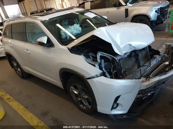 5TDDZRFH1KS957973 2019 TOYOTA HIGHLANDER - Image 1