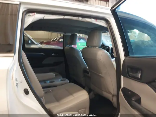 5TDDZRFH1KS957973 2019 TOYOTA HIGHLANDER - Image 8