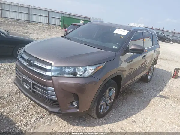 5TDDZRFH1KS973977 2019 TOYOTA HIGHLANDER - Image 2