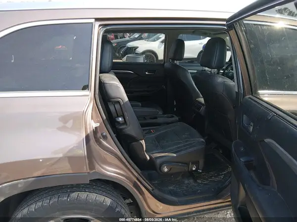 5TDDZRFH1KS973977 2019 TOYOTA HIGHLANDER - Image 8