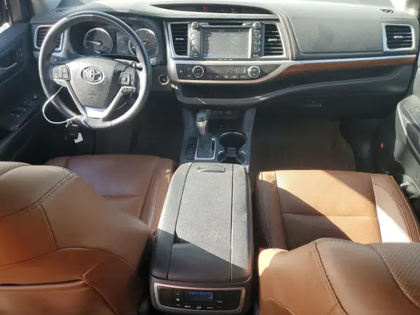 5TDDZRFH1KS975857 2019 TOYOTA HIGHLANDER - Image 8