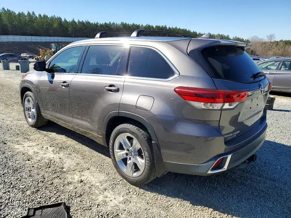 5TDDZRFH2HS361506 2017 TOYOTA HIGHLANDER - Image 2