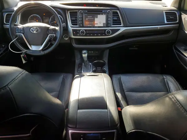 5TDDZRFH2HS361506 2017 TOYOTA HIGHLANDER - Image 8