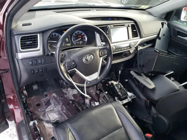 5TDDZRFH2HS374367 2017 TOYOTA HIGHLANDER - Image 8