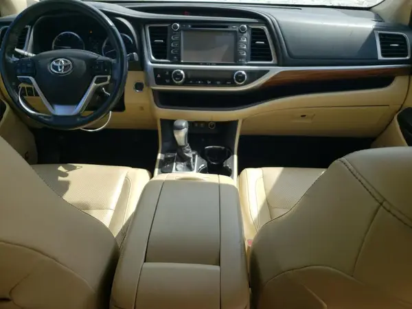 5TDDZRFH2HS385918 2017 TOYOTA HIGHLANDER - Image 8
