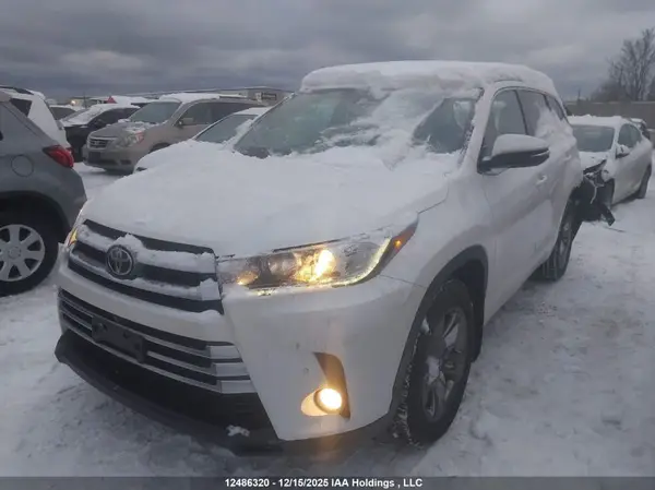 5TDDZRFH2HS397275 2017 TOYOTA HIGHLANDER - Image 2