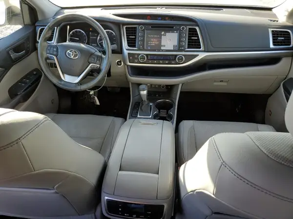 5TDDZRFH2HS412390 2017 TOYOTA HIGHLANDER - Image 8